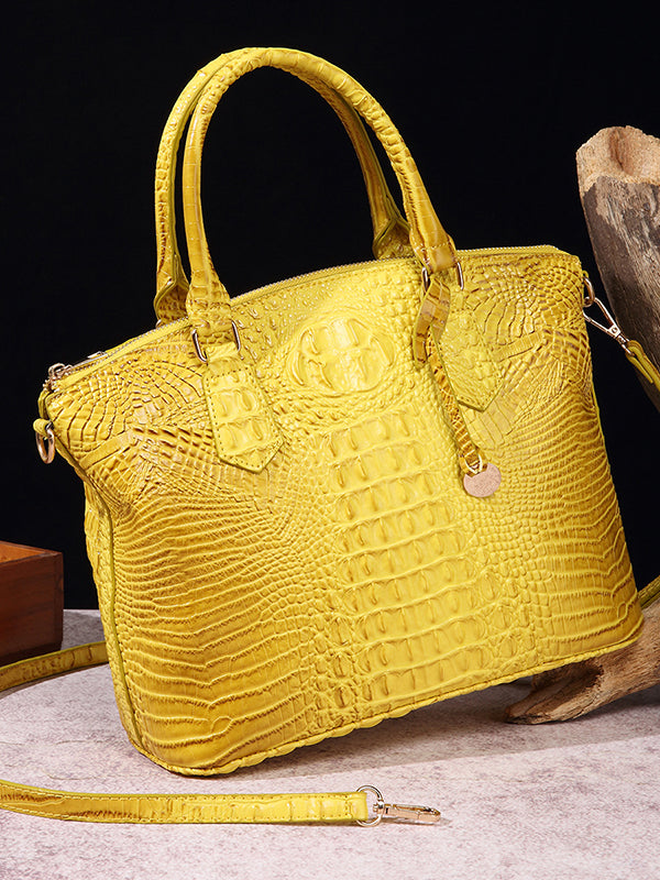 Gracefully Styled Bag for Any Occasion