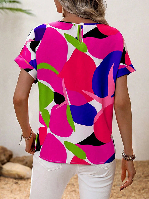 Effortlessly Elegant T-Shirt with a Timeless Design