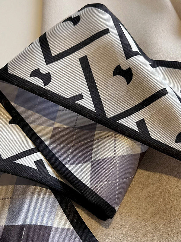 Effortlessly Elegant Garment with a Timeless Design