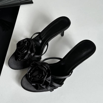 Effortlessly Elegant Heels with a Timeless Design