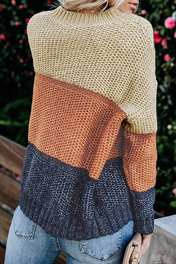 Effortlessly Elegant Sweater with a Timeless Design