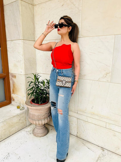Effortlessly Elegant Top with a Timeless Design