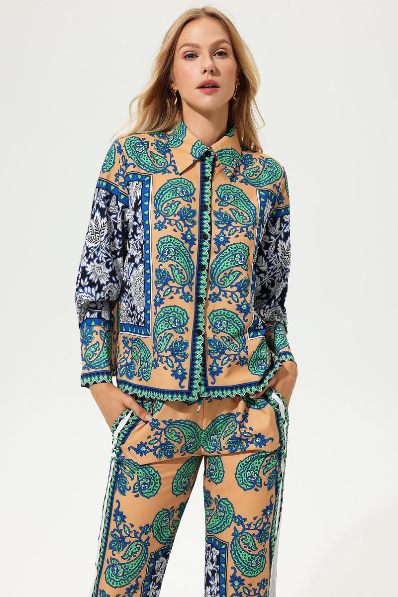 Effortlessly Elegant Garment with a Timeless Design