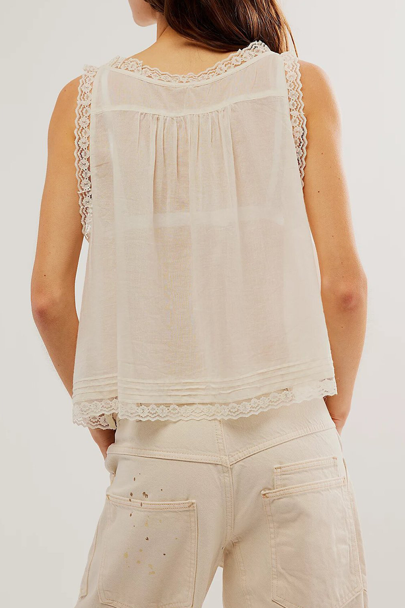 Beautifully Finished Top in a Timeless Design
