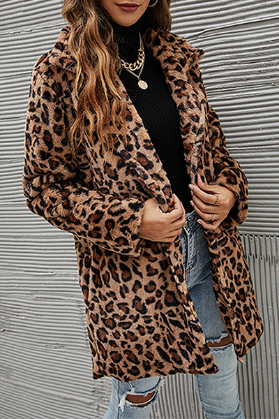 Gracefully Styled Garment for Any Occasion