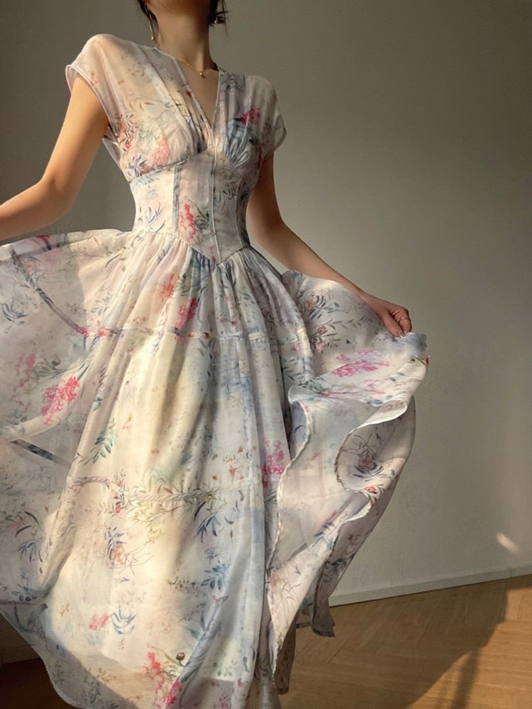 Beautifully Finished Dress in a Timeless Design