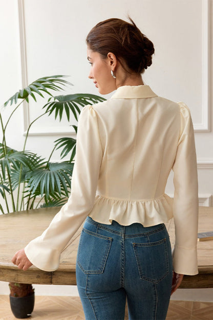 Well Tailored Blouse with a Graceful Silhouette