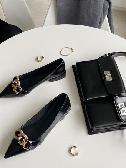Effortlessly Elegant Garment with a Timeless Design