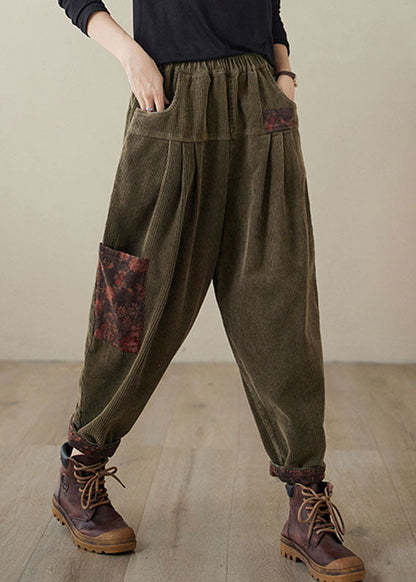 Effortlessly Elegant Pants with a Timeless Design
