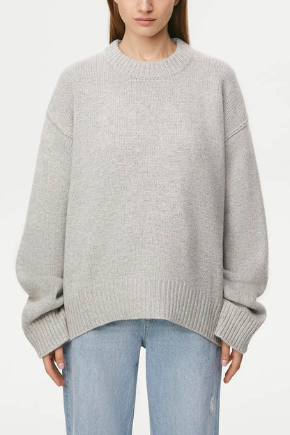 Well Tailored Sweater with a Graceful Silhouette
