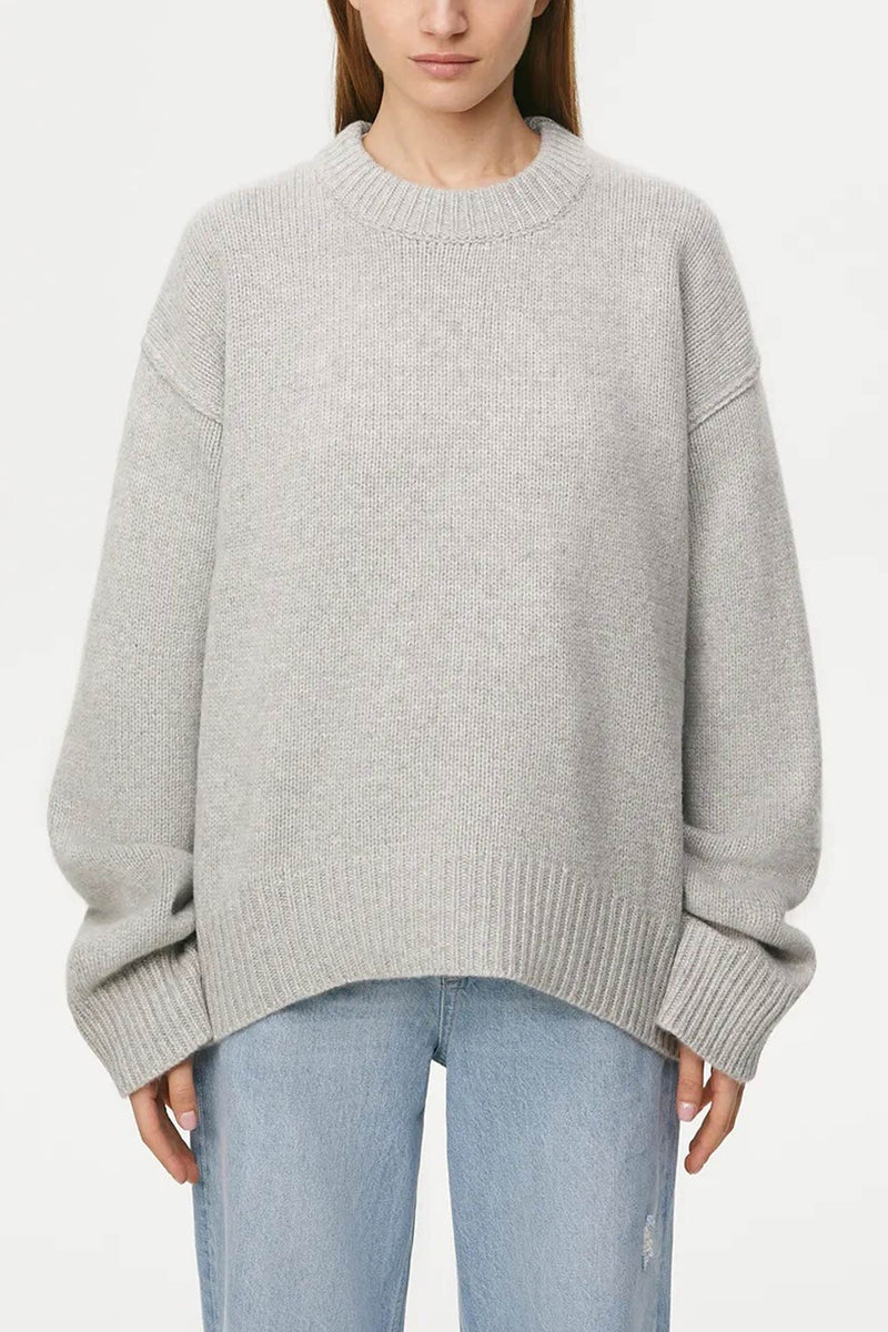 Well Tailored Sweater with a Graceful Silhouette