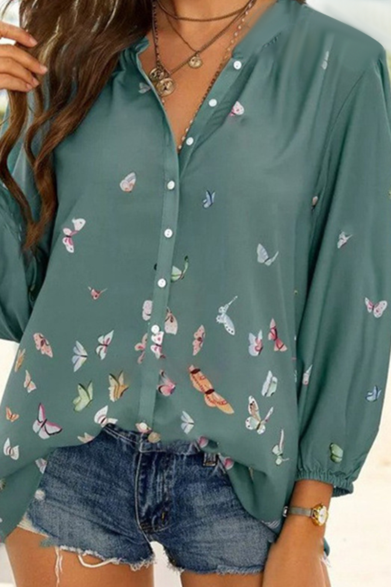Effortlessly Elegant Top with a Timeless Design