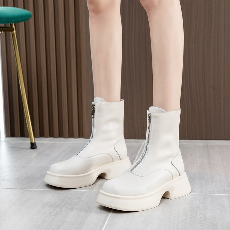 Elegantly Styled Boots for Everyday Wear