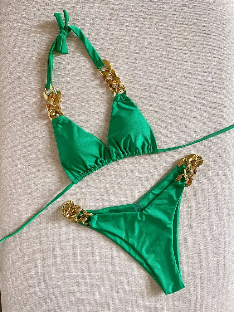 Well Tailored Swimsuit with a Graceful Silhouette