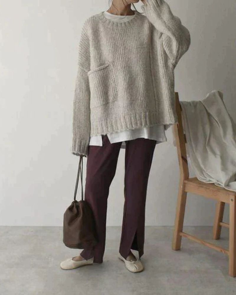 Well Tailored Sweater with a Graceful Silhouette