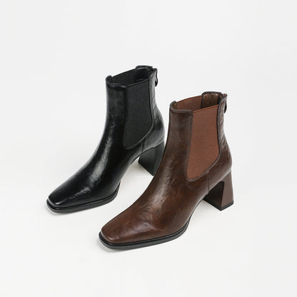 Well Tailored Boots with a Graceful Silhouette