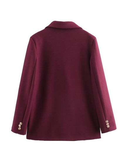 Sophisticated Garment with a Clean Classic Look