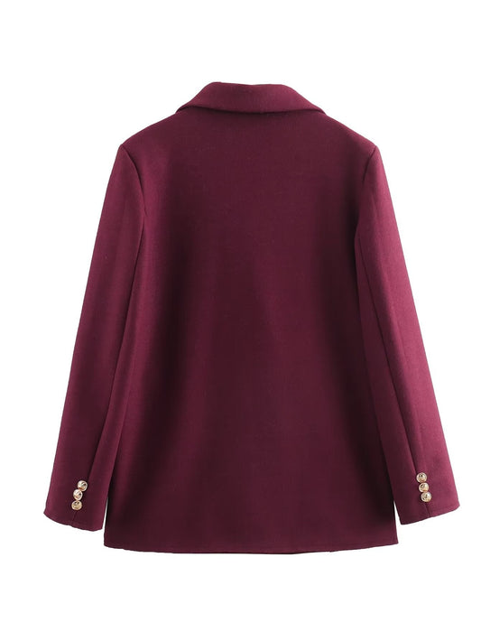 Sophisticated Garment with a Clean Classic Look