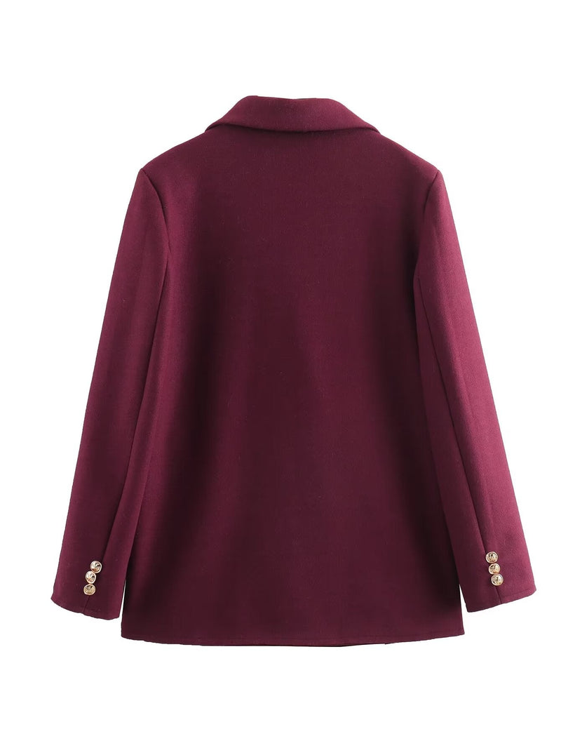 Sophisticated Garment with a Clean Classic Look