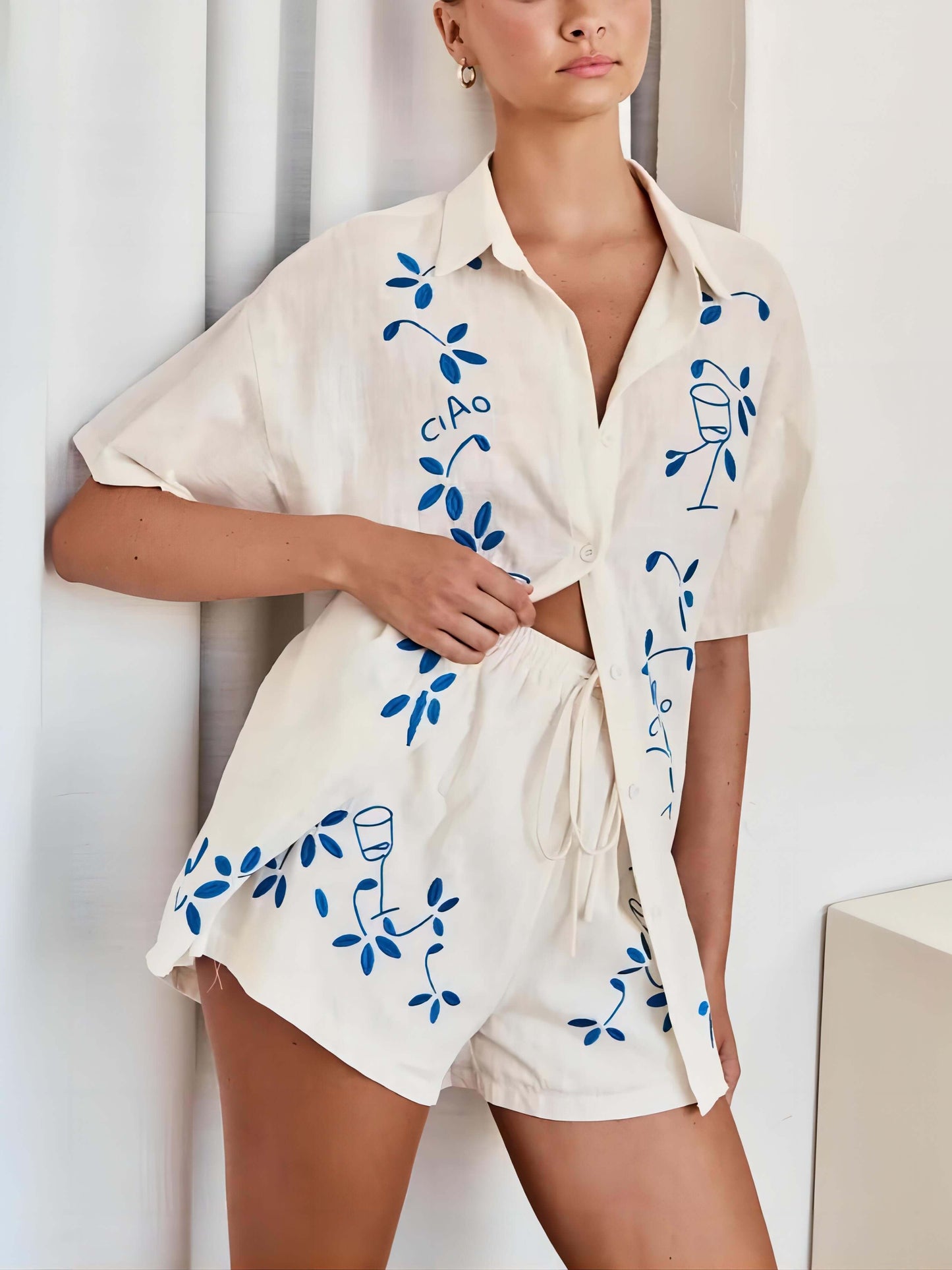 Effortlessly Elegant Garment with a Timeless Design