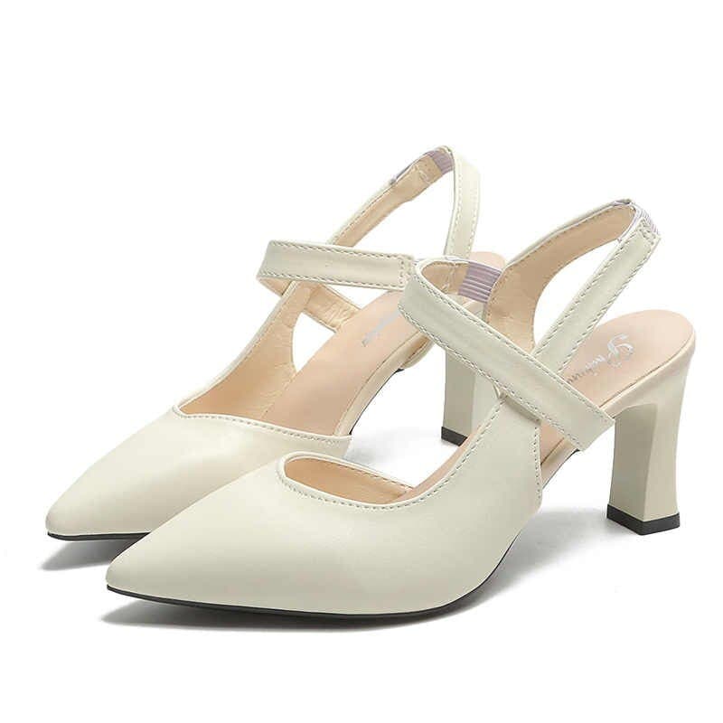 Effortlessly Elegant Heels with a Timeless Design