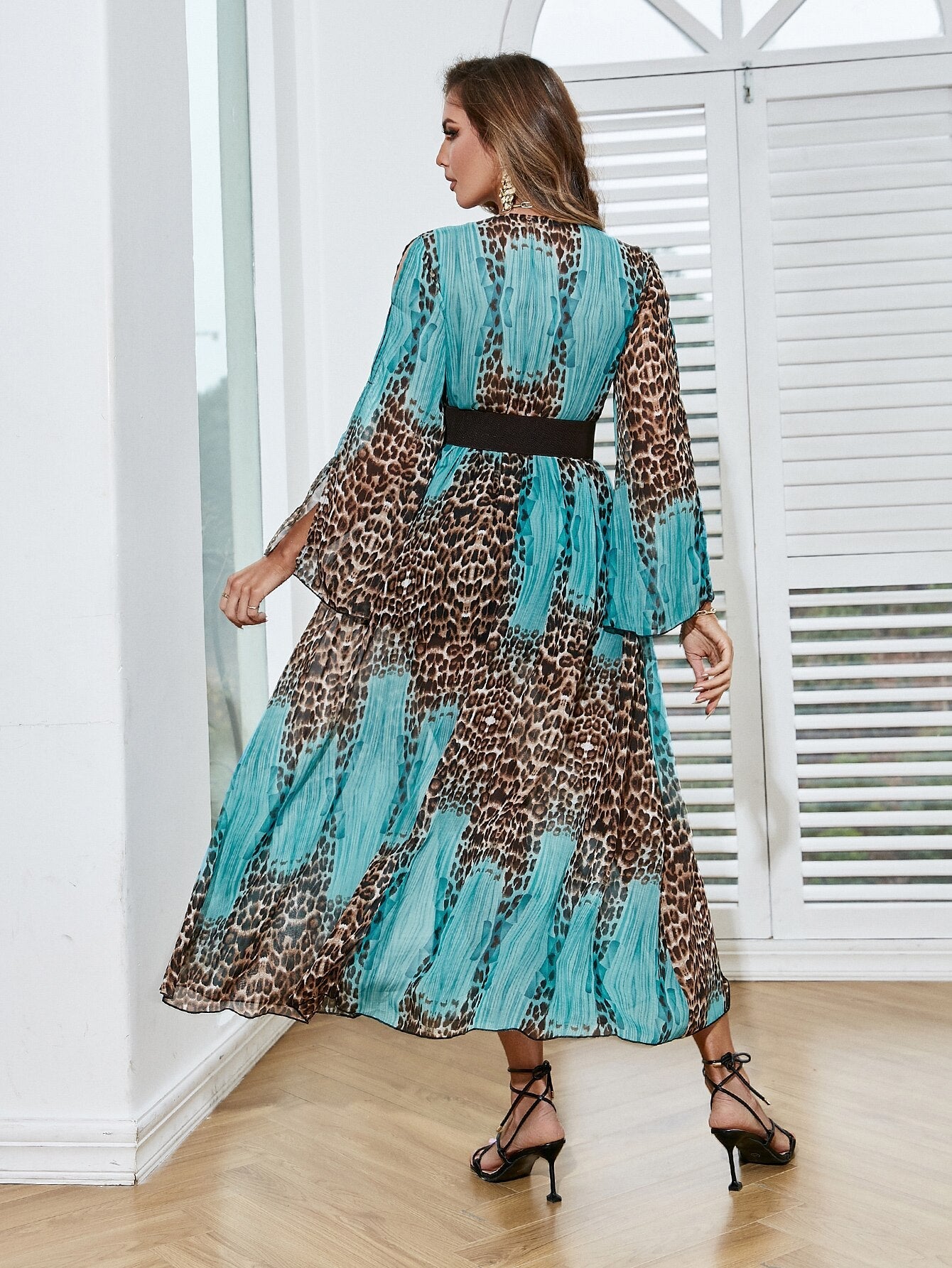 Polished Dress with an Effortless Classic Look