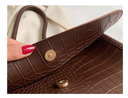 Sophisticated Bag with a Clean Classic Look