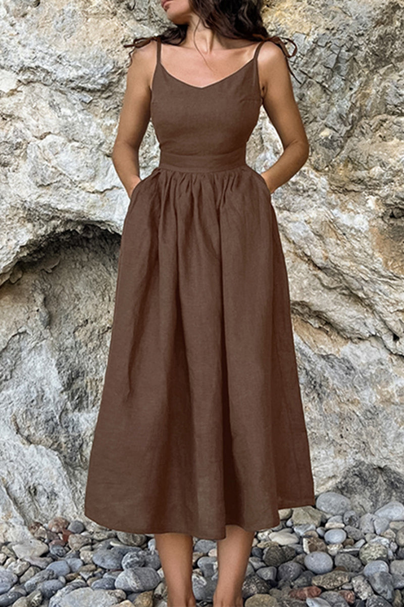 Beautifully Finished Dress in a Timeless Design