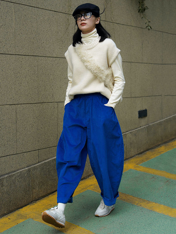 Effortlessly Elegant Pants with a Timeless Design