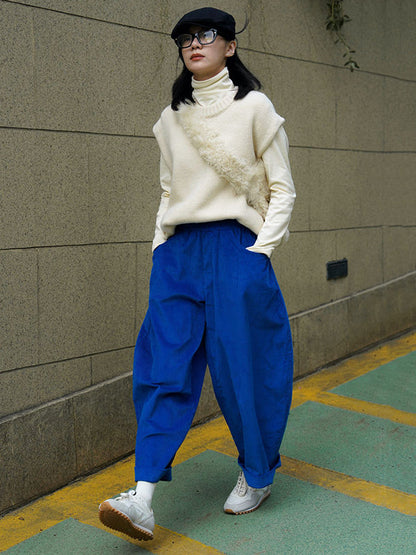 Effortlessly Elegant Pants with a Timeless Design