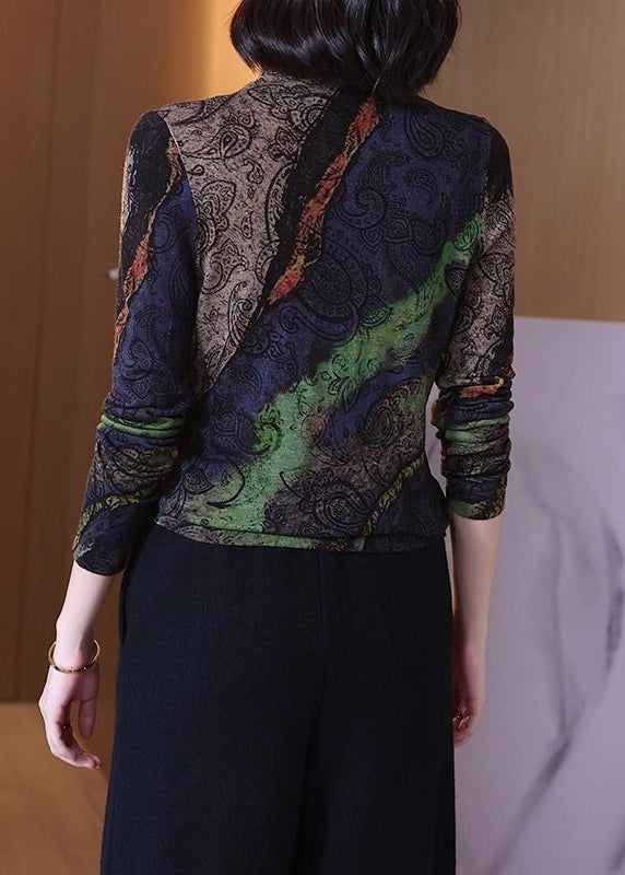 Effortlessly Elegant Top with a Timeless Design