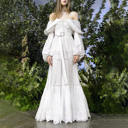 Well Tailored Dress with a Graceful Silhouette