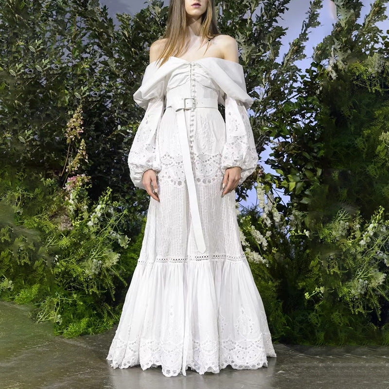 Well Tailored Dress with a Graceful Silhouette