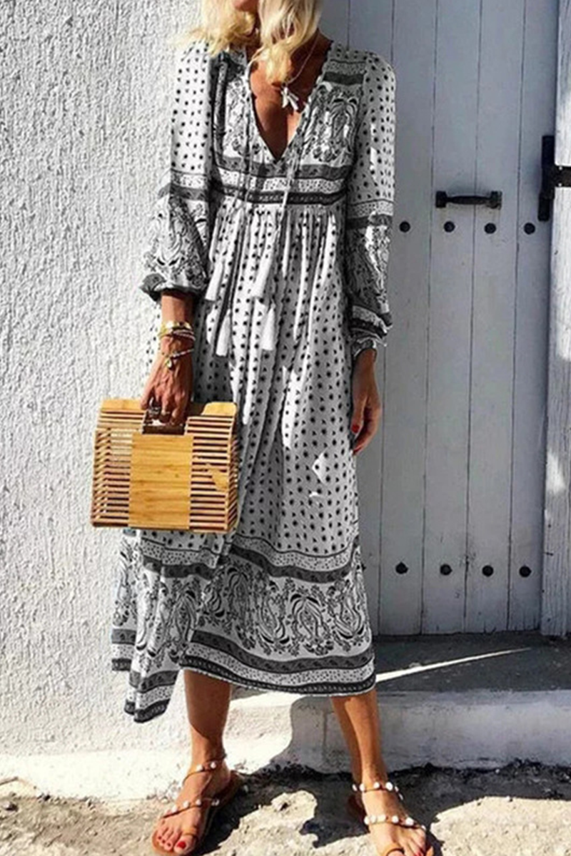 Effortlessly Elegant Dress with a Timeless Design