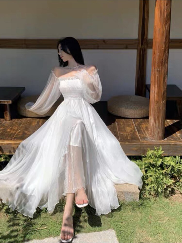 Beautifully Finished Dress in a Timeless Design