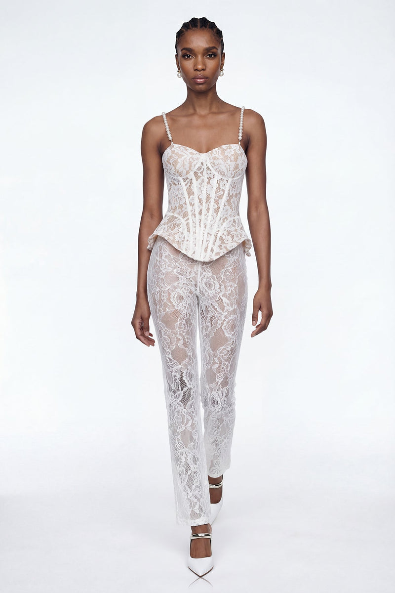 Well Tailored Pants with a Graceful Silhouette