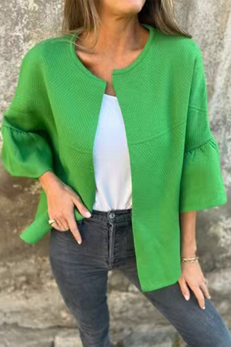 Effortlessly Elegant Garment with a Timeless Design