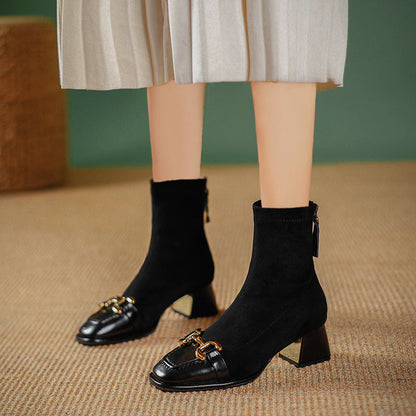 Effortlessly Elegant Boots with a Timeless Design