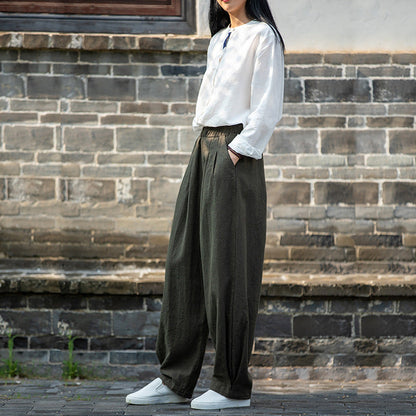 Classic Vintage Trousers with a Flattering Fit