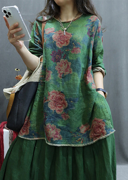 Classic Vintage Blouse with a Flattering Fit