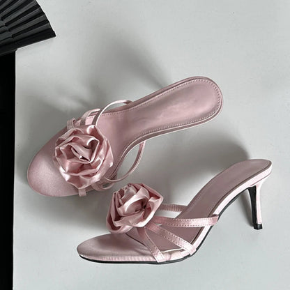 Effortlessly Elegant Heels with a Timeless Design