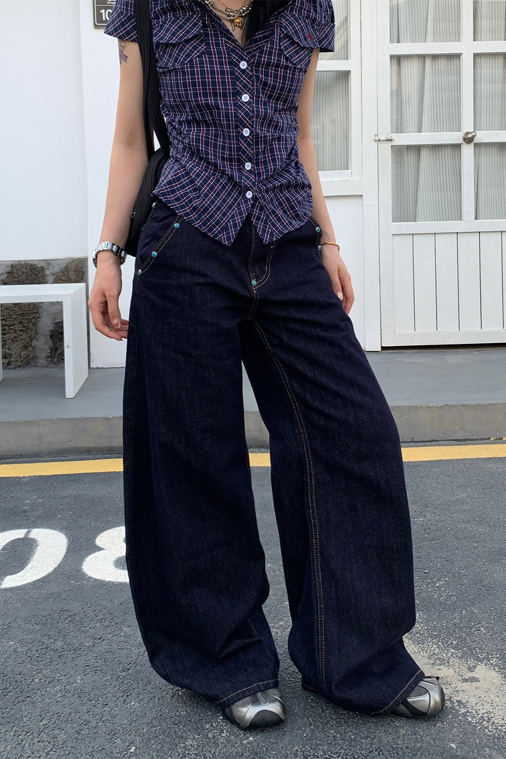 Effortlessly Elegant Garment with a Timeless Design