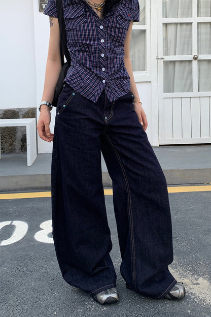 Effortlessly Elegant Garment with a Timeless Design