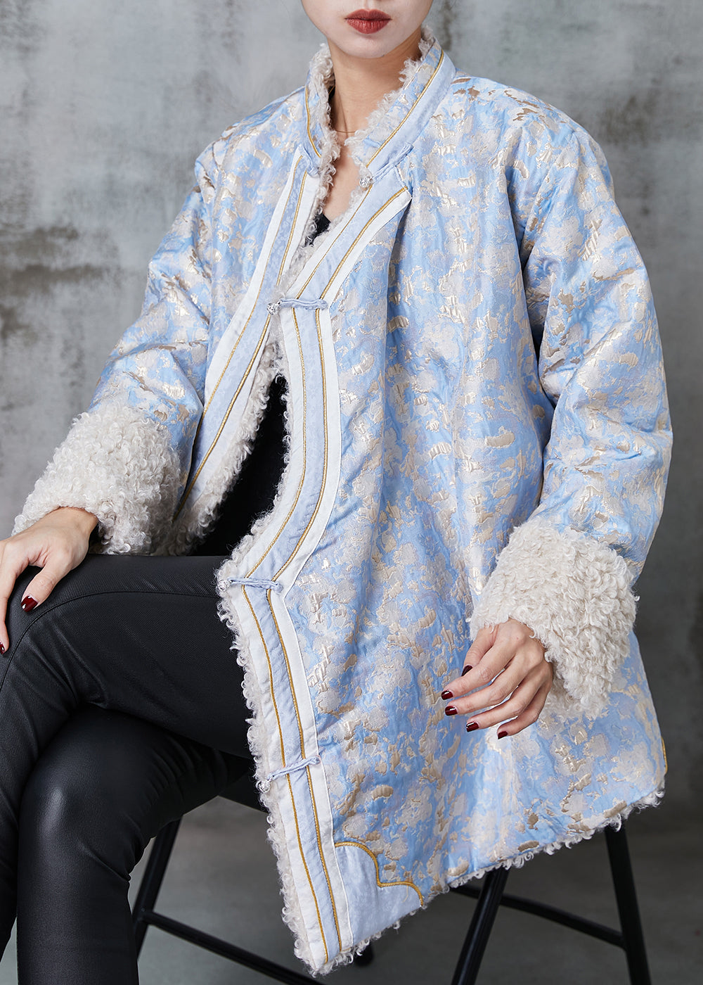 Elegantly Styled Coat for Everyday Wear