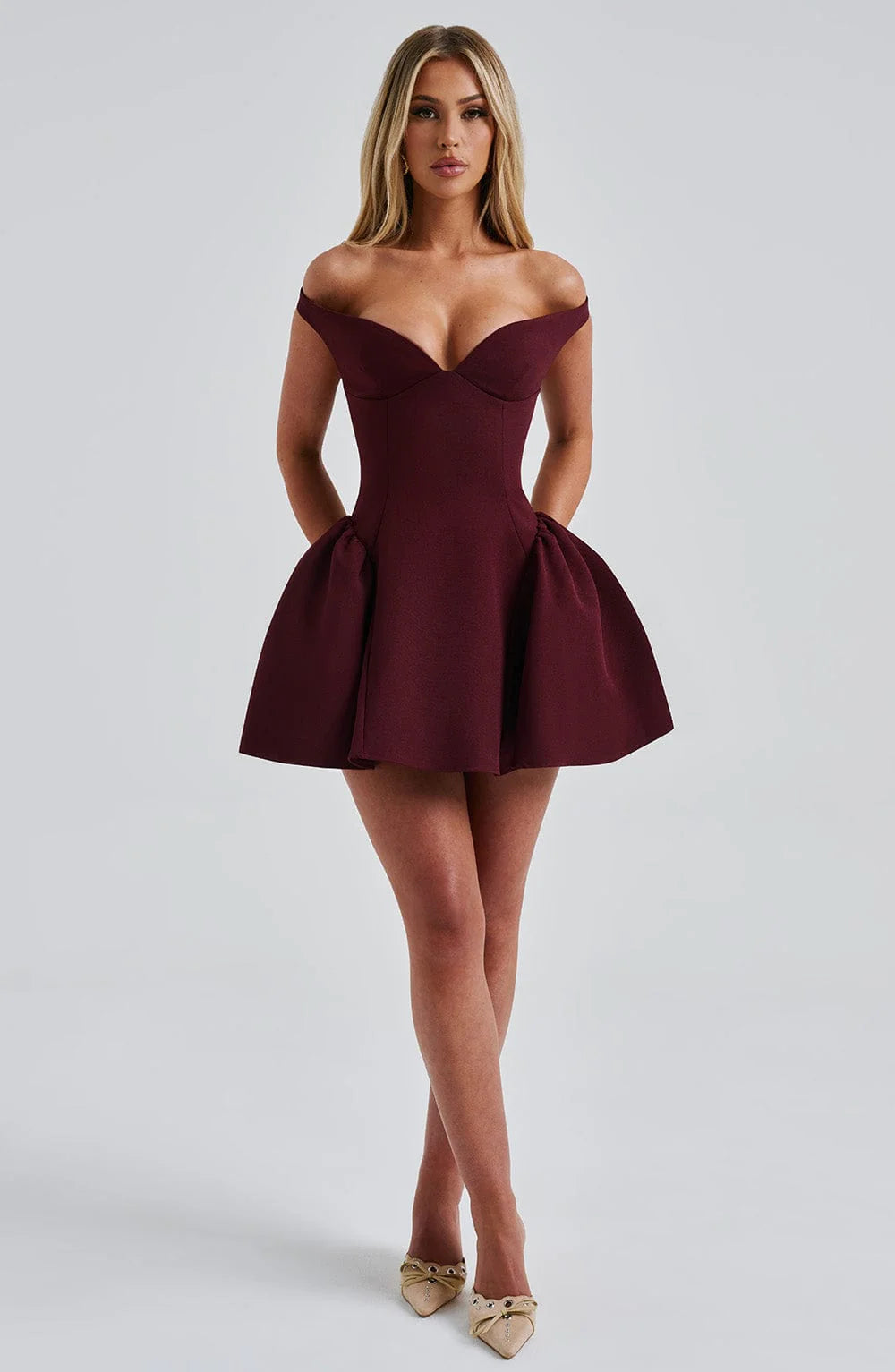 Well Tailored Dress with a Graceful Silhouette