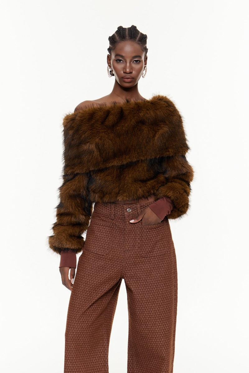 Polished Top with an Effortless Classic Look