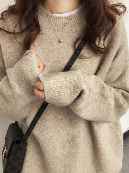 Well Tailored Sweater with a Graceful Silhouette