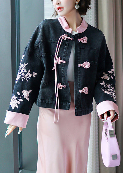 Elegantly Styled Coat for Everyday Wear