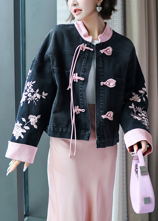 Elegantly Styled Coat for Everyday Wear