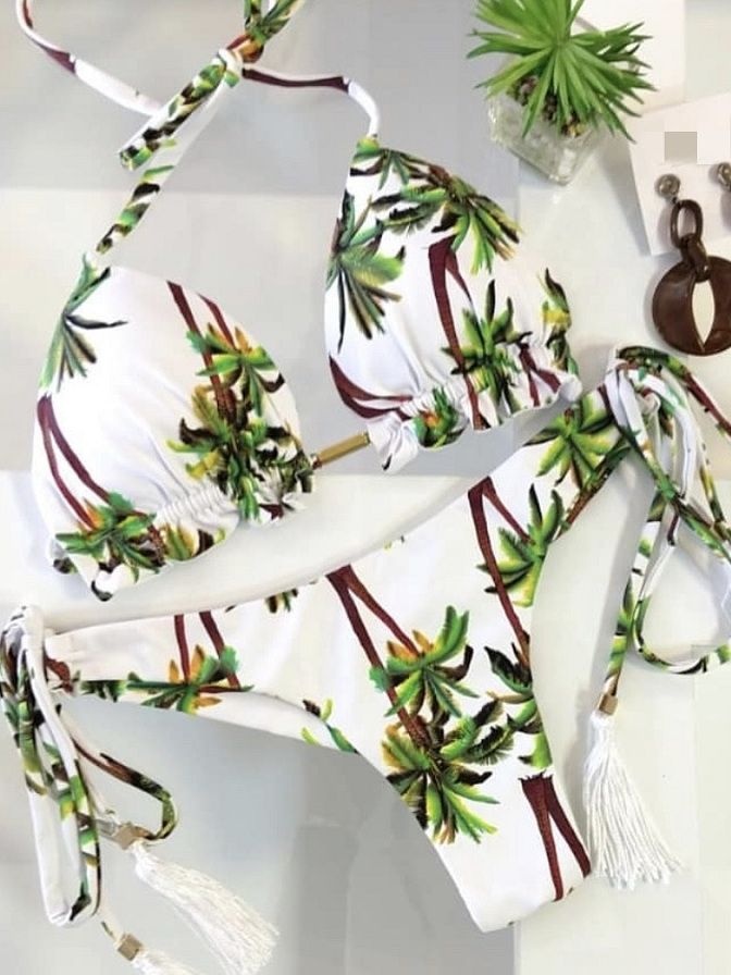 Classic Vintage Bikini with a Flattering Fit